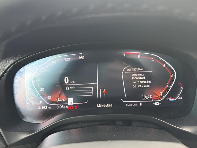 BMW X3 Vehicle Full-screen Gallery Image 11
