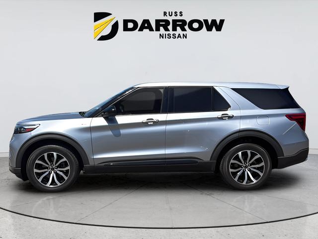 Ford Explorer Vehicle Full-screen Gallery Image 2