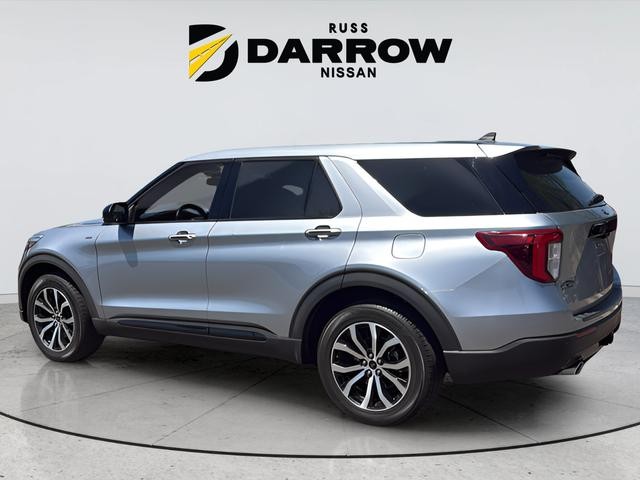 Ford Explorer Vehicle Full-screen Gallery Image 3