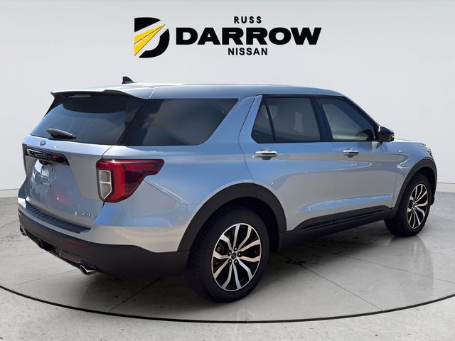 Ford Explorer Vehicle Full-screen Gallery Image 5