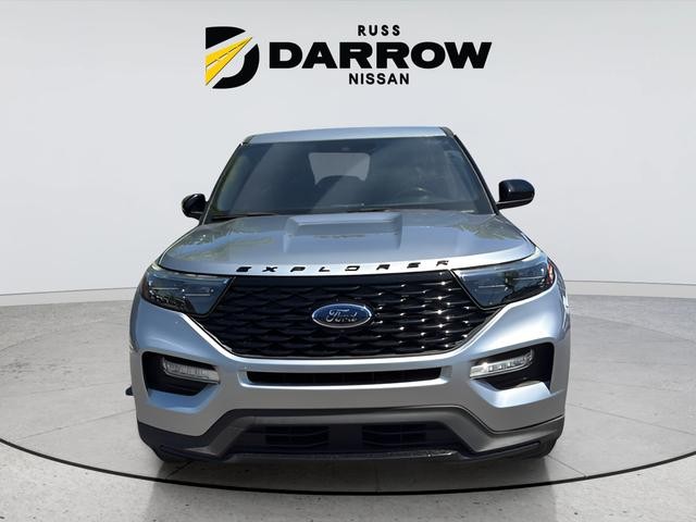 Ford Explorer Vehicle Full-screen Gallery Image 8