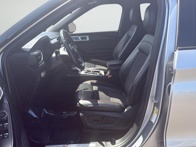 Ford Explorer Vehicle Full-screen Gallery Image 10