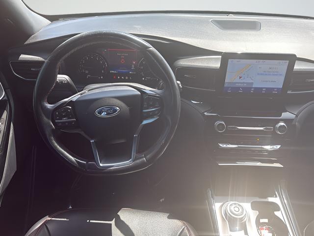 Ford Explorer Vehicle Full-screen Gallery Image 12