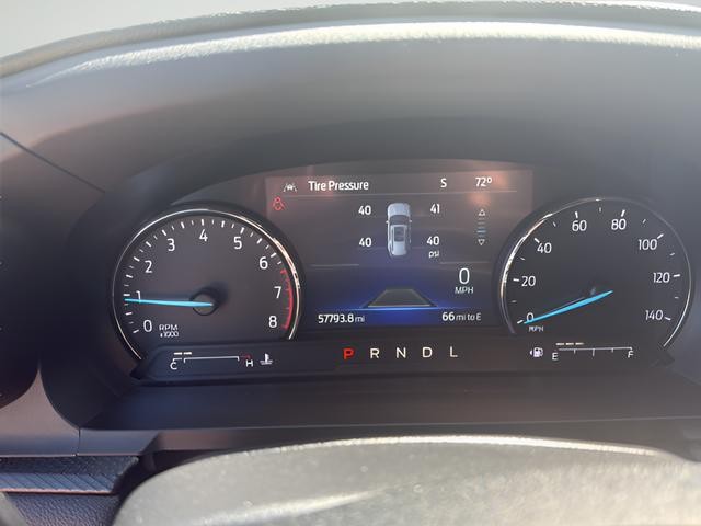 Ford Explorer Vehicle Full-screen Gallery Image 13