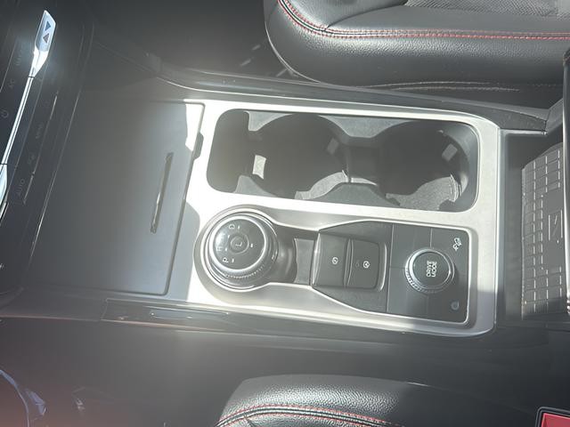 Ford Explorer Vehicle Full-screen Gallery Image 22