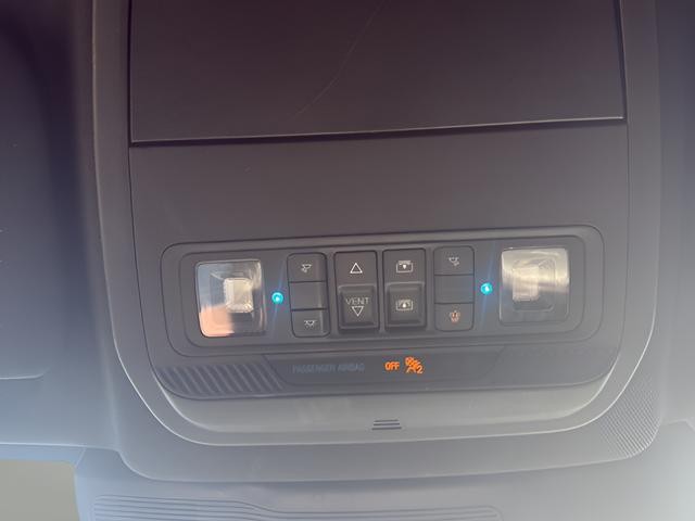 Ford Explorer Vehicle Full-screen Gallery Image 25