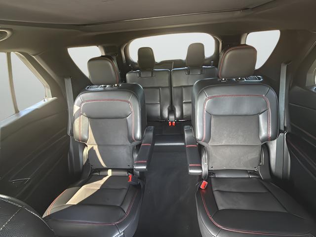 Ford Explorer Vehicle Full-screen Gallery Image 29