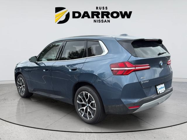 BMW X3 Vehicle Full-screen Gallery Image 3