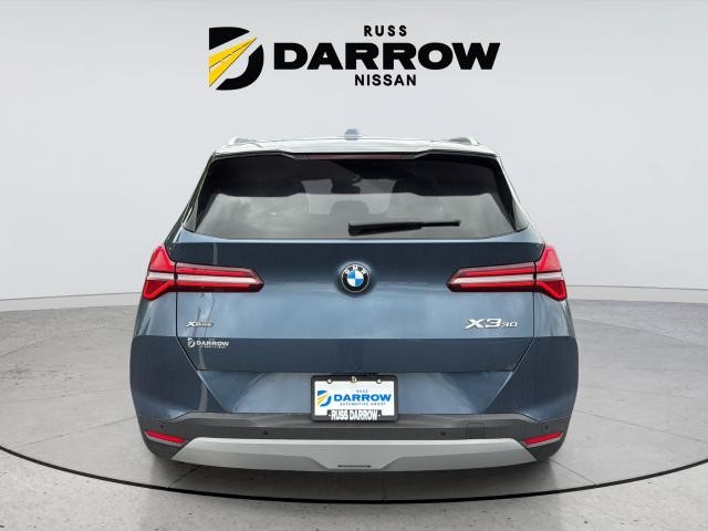 BMW X3 Vehicle Full-screen Gallery Image 4