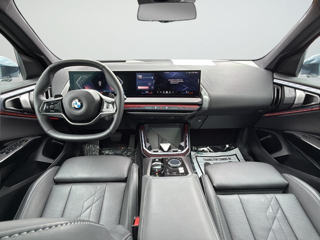 BMW X3 Vehicle Full-screen Gallery Image 9