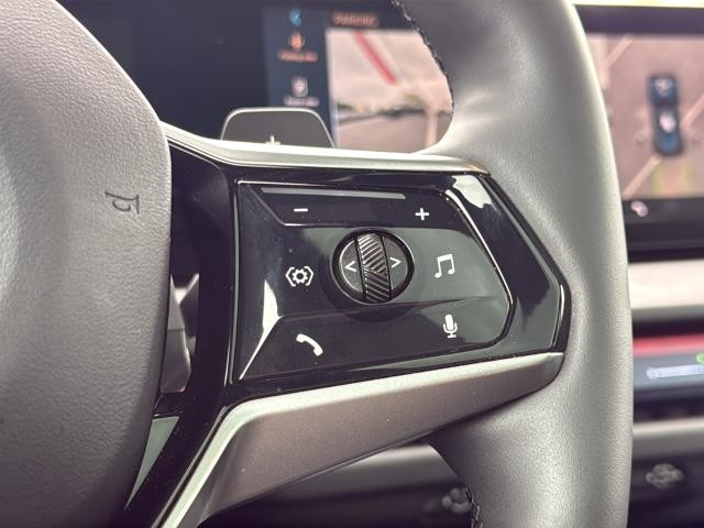BMW X3 Vehicle Full-screen Gallery Image 17
