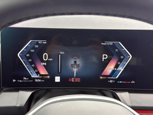 BMW X3 Vehicle Full-screen Gallery Image 23