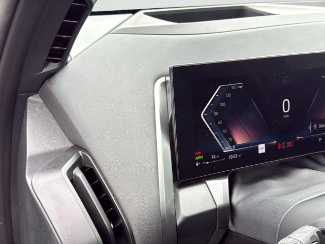 BMW X3 Vehicle Full-screen Gallery Image 31