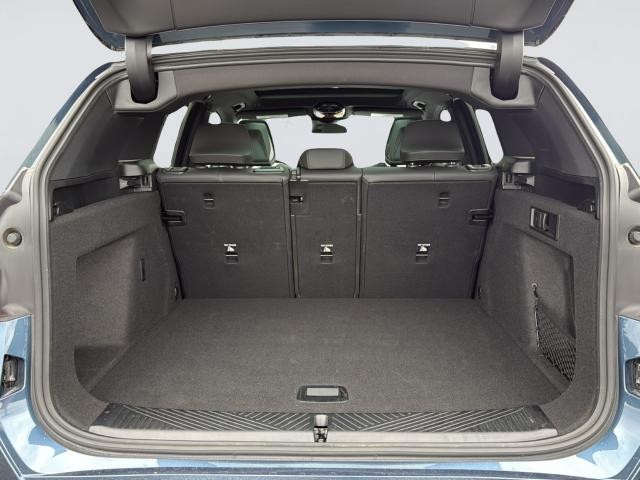BMW X3 Vehicle Full-screen Gallery Image 35