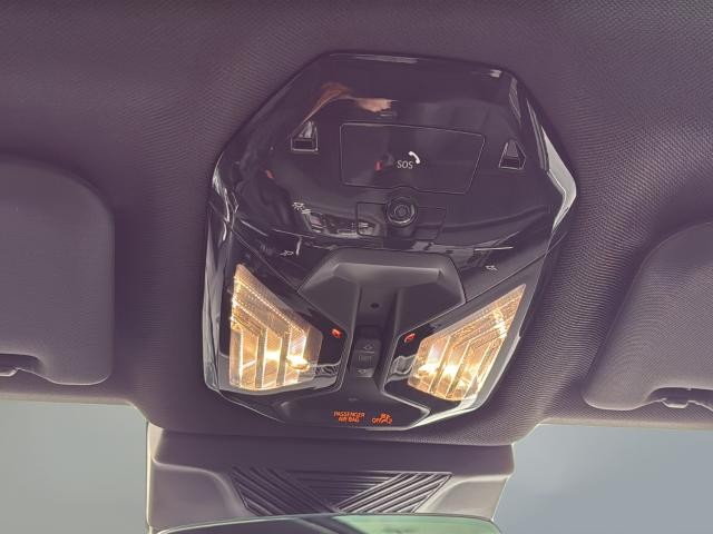 BMW X3 Vehicle Full-screen Gallery Image 36