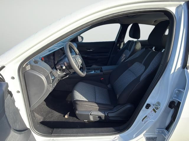 Nissan Sentra Vehicle Full-screen Gallery Image 10