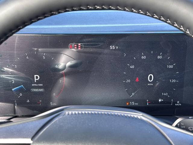 Nissan Sentra Vehicle Full-screen Gallery Image 12