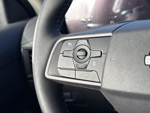 Nissan Sentra Vehicle Full-screen Gallery Image 16