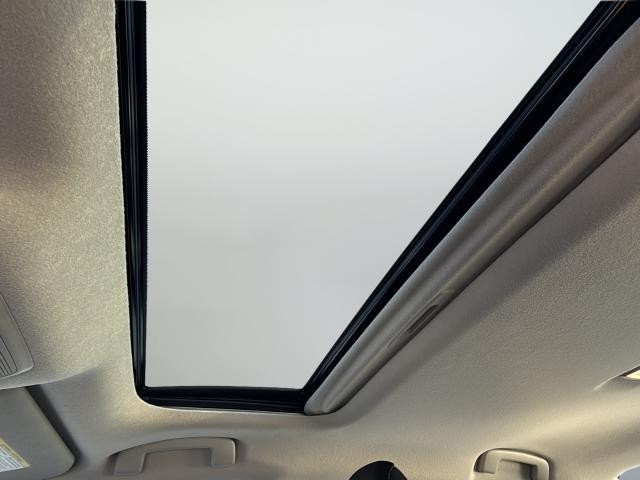 Nissan Sentra Vehicle Full-screen Gallery Image 19