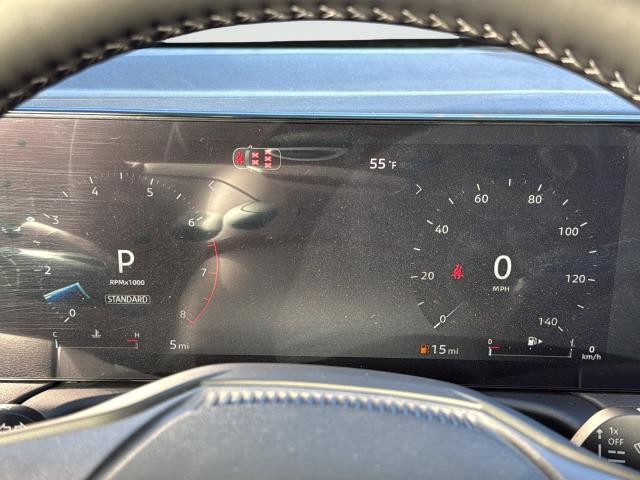 Nissan Sentra Vehicle Full-screen Gallery Image 23