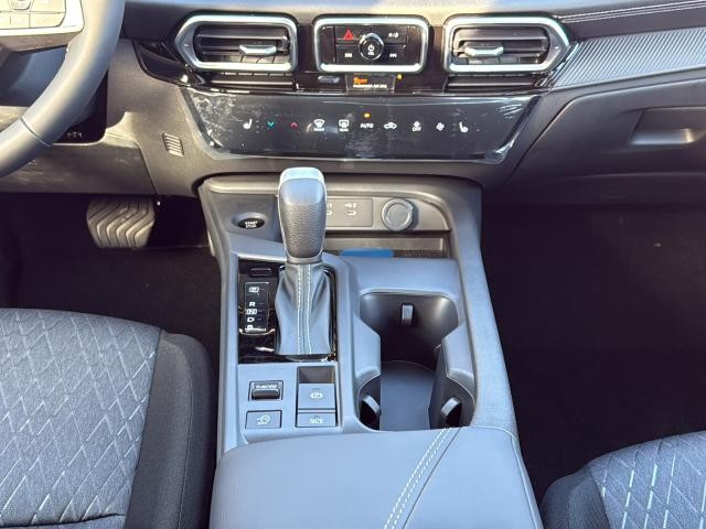 Nissan Sentra Vehicle Full-screen Gallery Image 29