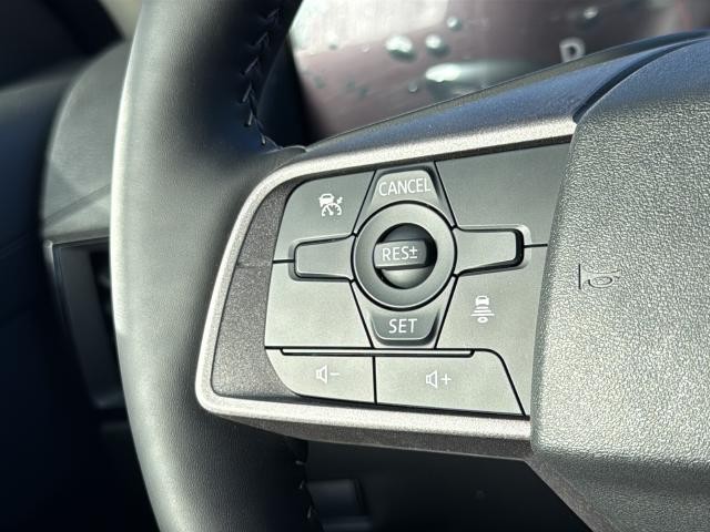 Nissan Sentra Vehicle Full-screen Gallery Image 39