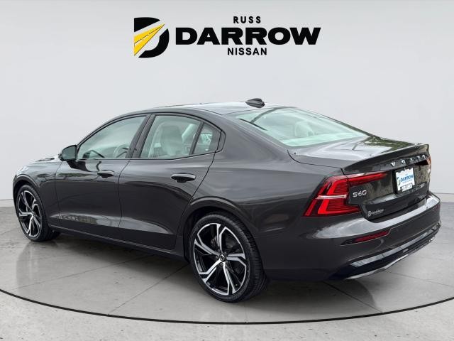 Volvo S60 Vehicle Full-screen Gallery Image 3