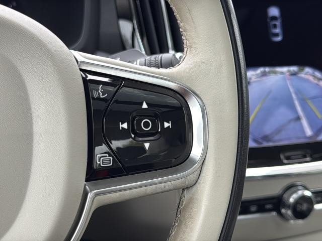 Volvo S60 Vehicle Full-screen Gallery Image 16