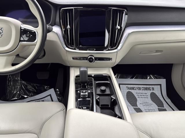 Volvo S60 Vehicle Full-screen Gallery Image 19