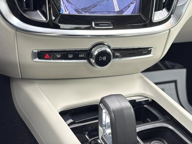 Volvo S60 Vehicle Full-screen Gallery Image 20