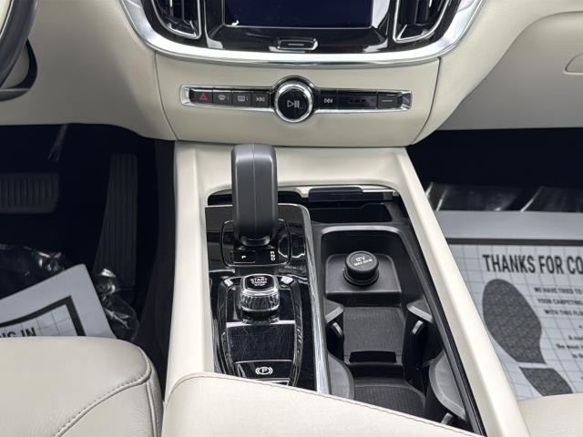 Volvo S60 Vehicle Full-screen Gallery Image 28