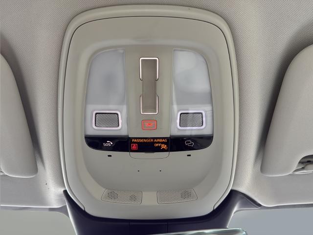 Volvo S60 Vehicle Full-screen Gallery Image 34