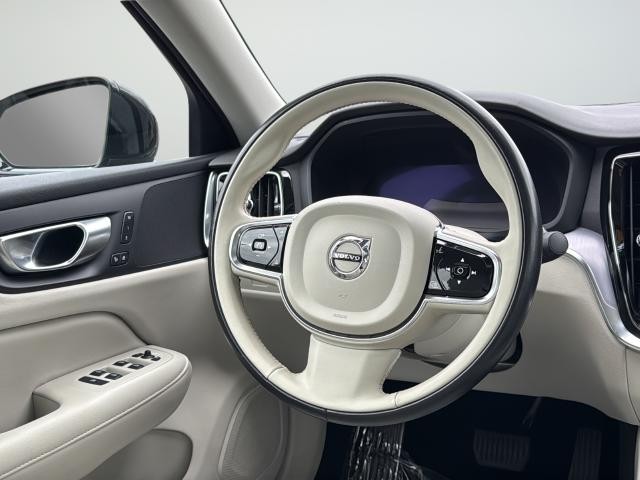 Volvo S60 Vehicle Full-screen Gallery Image 35