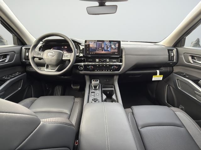 Nissan Pathfinder Vehicle Full-screen Gallery Image 9