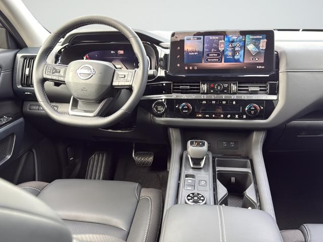 Nissan Pathfinder Vehicle Full-screen Gallery Image 11
