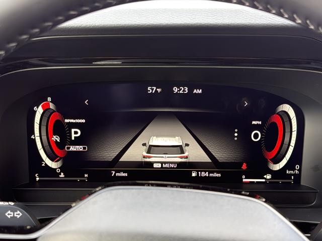 Nissan Pathfinder Vehicle Full-screen Gallery Image 12