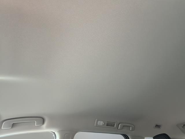Nissan Pathfinder Vehicle Full-screen Gallery Image 19