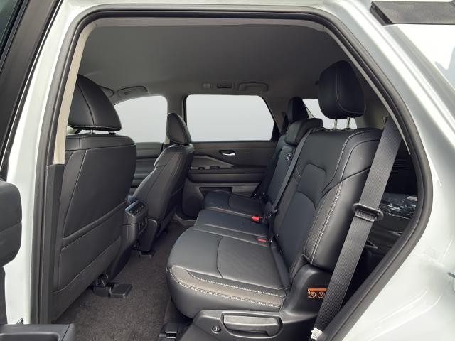 Nissan Pathfinder Vehicle Full-screen Gallery Image 27