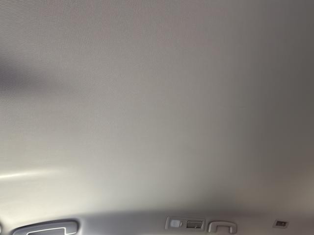 Nissan Pathfinder Vehicle Full-screen Gallery Image 18