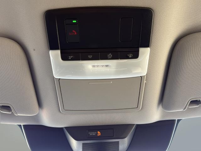 Nissan Pathfinder Vehicle Full-screen Gallery Image 35
