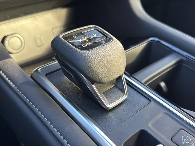 Nissan Pathfinder Vehicle Full-screen Gallery Image 36