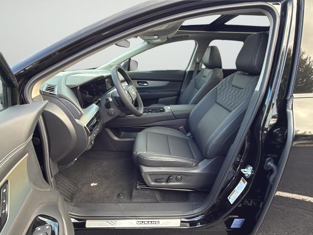 Nissan Murano Vehicle Full-screen Gallery Image 10