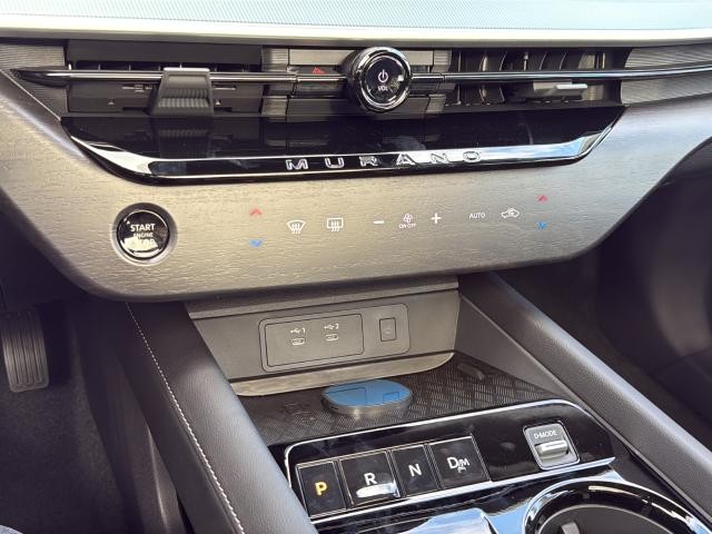 Nissan Murano Vehicle Full-screen Gallery Image 20