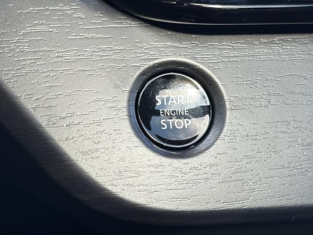 Nissan Murano Vehicle Full-screen Gallery Image 40