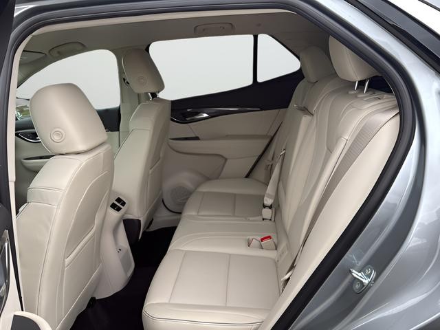 Buick Envision Vehicle Full-screen Gallery Image 16