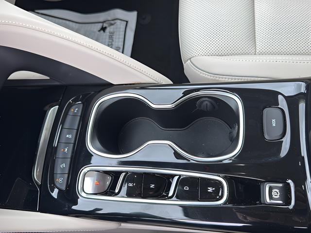 Buick Envision Vehicle Full-screen Gallery Image 21