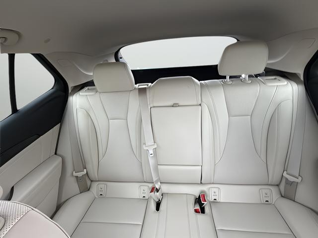 Buick Envision Vehicle Full-screen Gallery Image 27