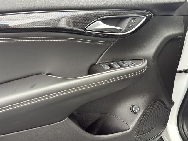 Buick Envision Vehicle Full-screen Gallery Image 30