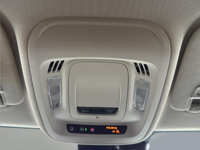 Buick Envision Vehicle Full-screen Gallery Image 36