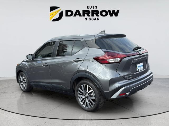 Nissan Kicks Vehicle Full-screen Gallery Image 3